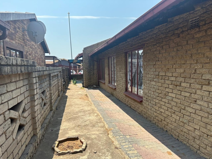 3 Bedroom Property for Sale in Tlhabane North West